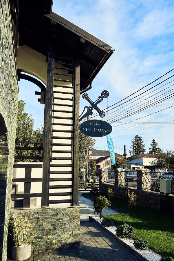 Boutique Hotel Casa Medievala Curtea De Arges Luaran gambar