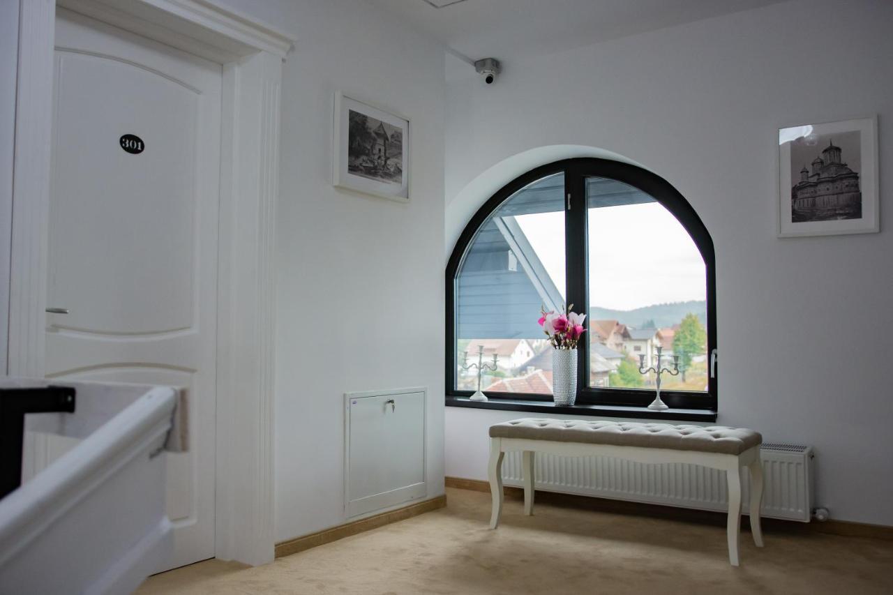 Boutique Hotel Casa Medievala Curtea De Arges Luaran gambar